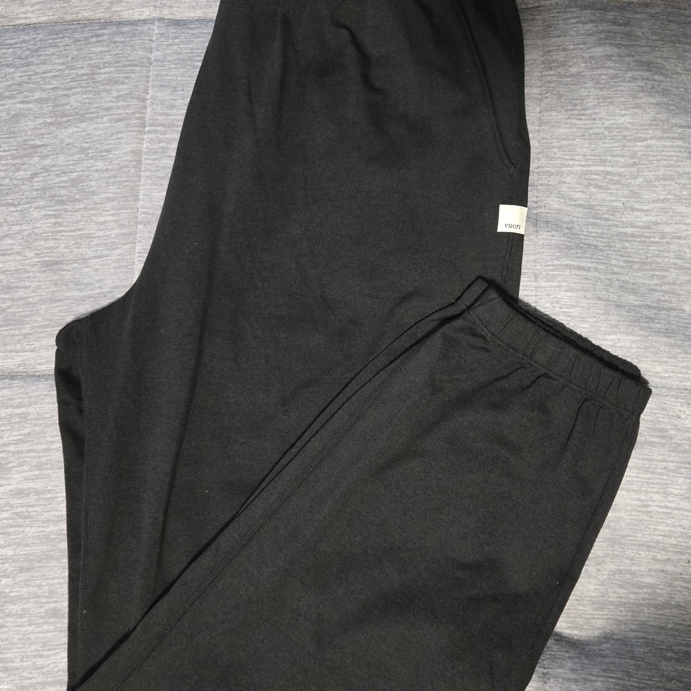 Vuori Women's Black Boyfriend Joggers.